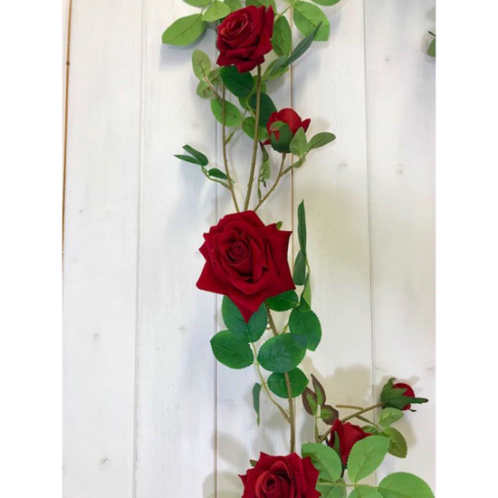 Picture of VELVET RED ROSE GARLAND