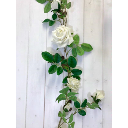 Picture of VELVET WHITE ROSE GARLAND